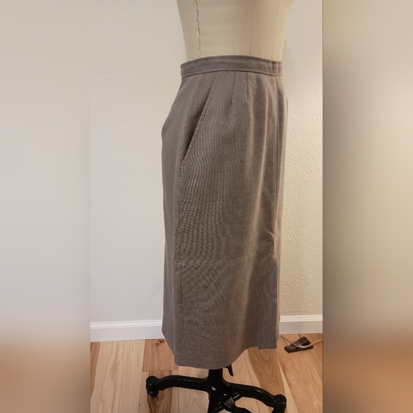 Vtg 60s Evan-Picone gray pencil skirt - Picture 2 of 5